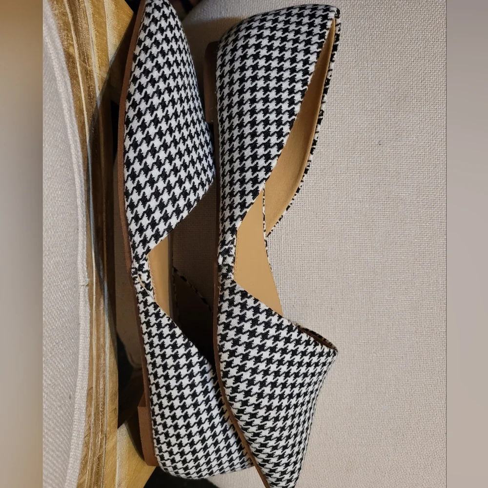 J. Crew Houndstooth Flats are in a size 11 - Picture 3 of 6